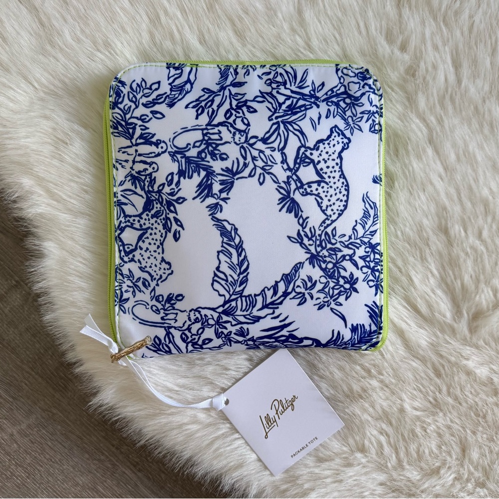 💙💛 LILLY PULITZER Safari Packable Tote Resort White Safari Party - Picture 2 of 7